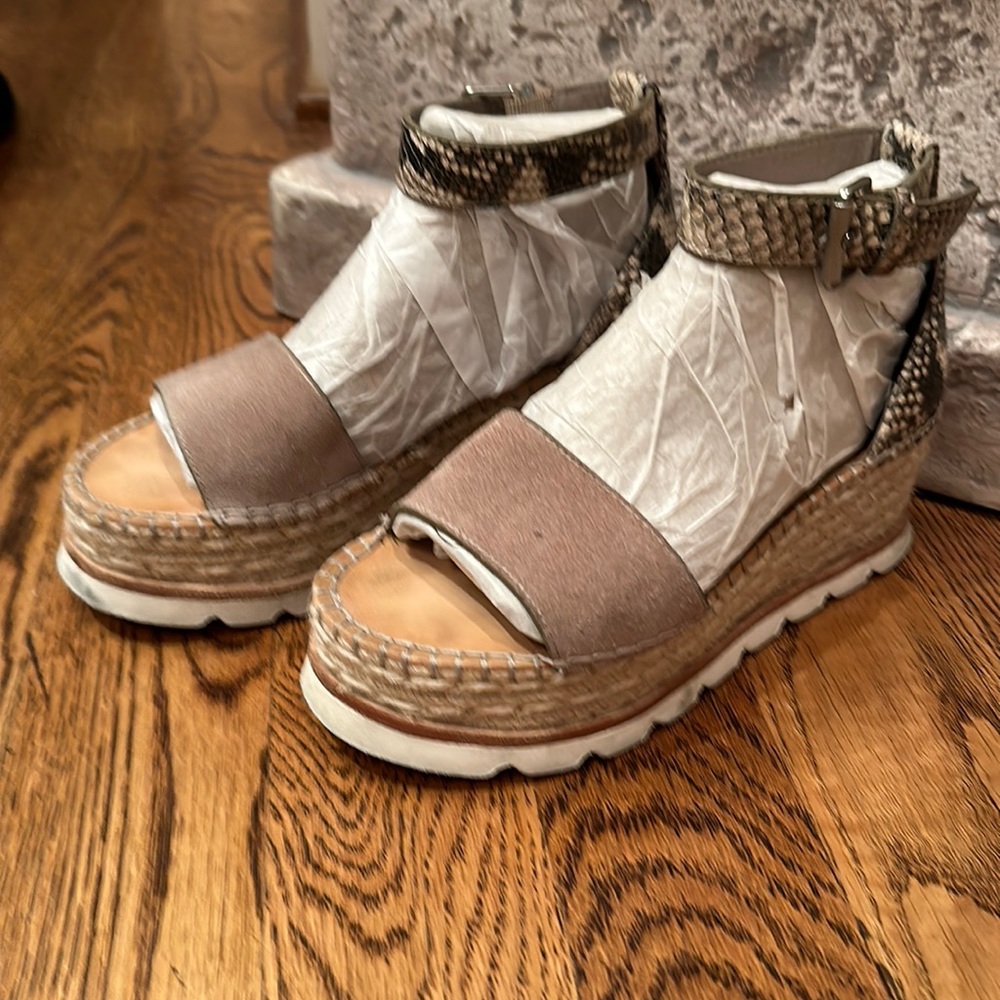 Dolce Vita Sandals SZ 6.5